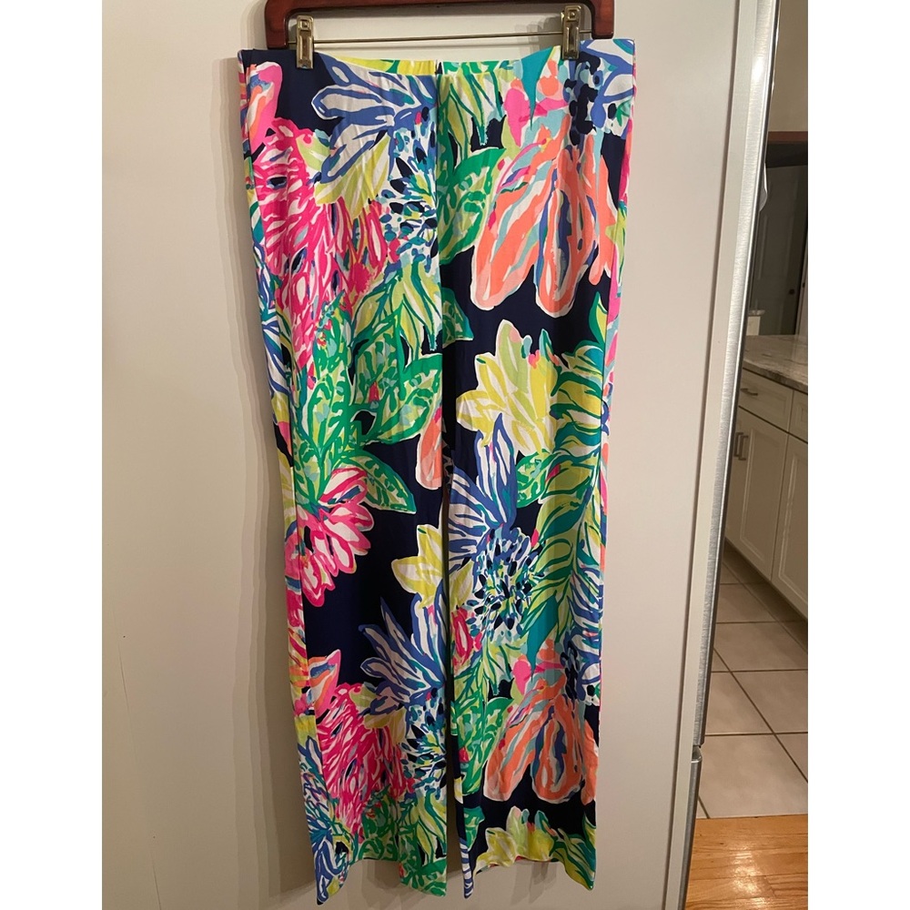 Lilly Pulitzer women’s pants, size lg